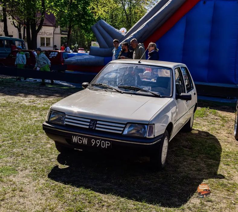 Peugeot 205 youngtimer czarne blachy 100% oryginał