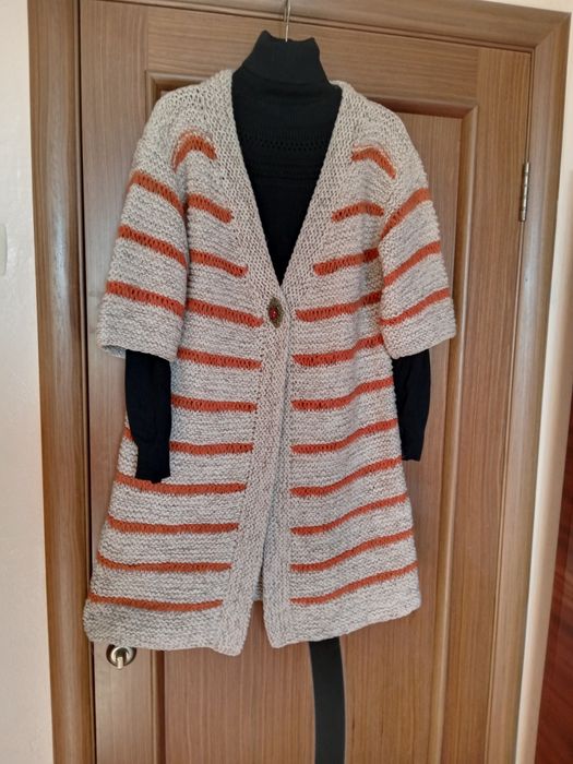 Кардиган вязаный спицами