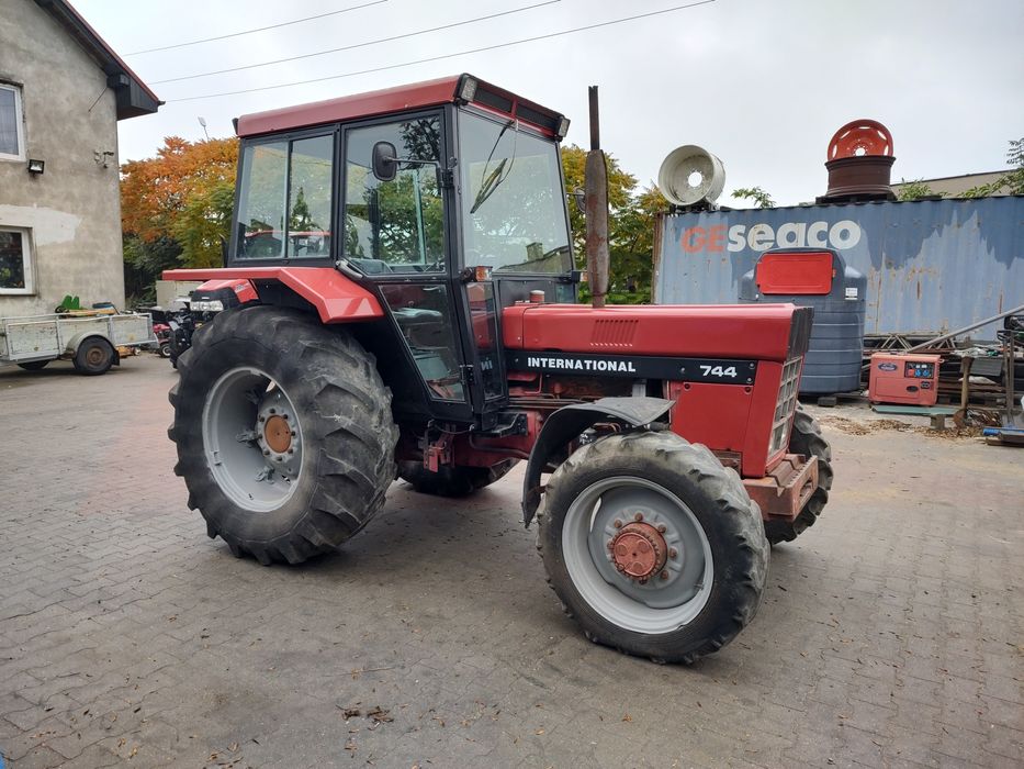 Case international 744 745xl ciągnik rolniczy 4x4