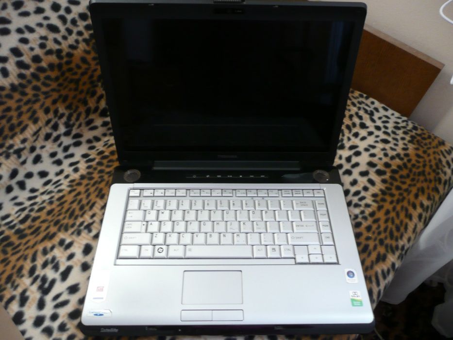 Laptop Toshiba  A215 satellite uszkodzony