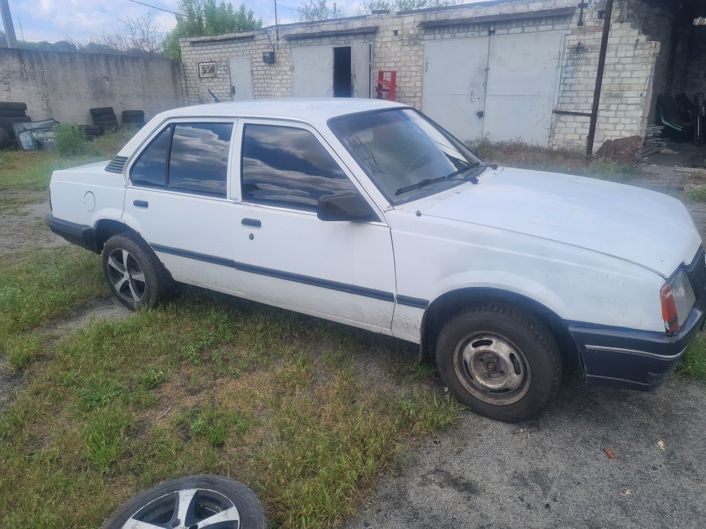 Opel ascona 1.8 мотор по запчастям навесное