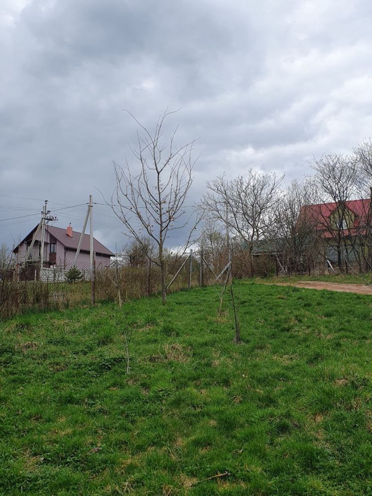 Продаж земельної ділянки з дачним будиночком біля Львова