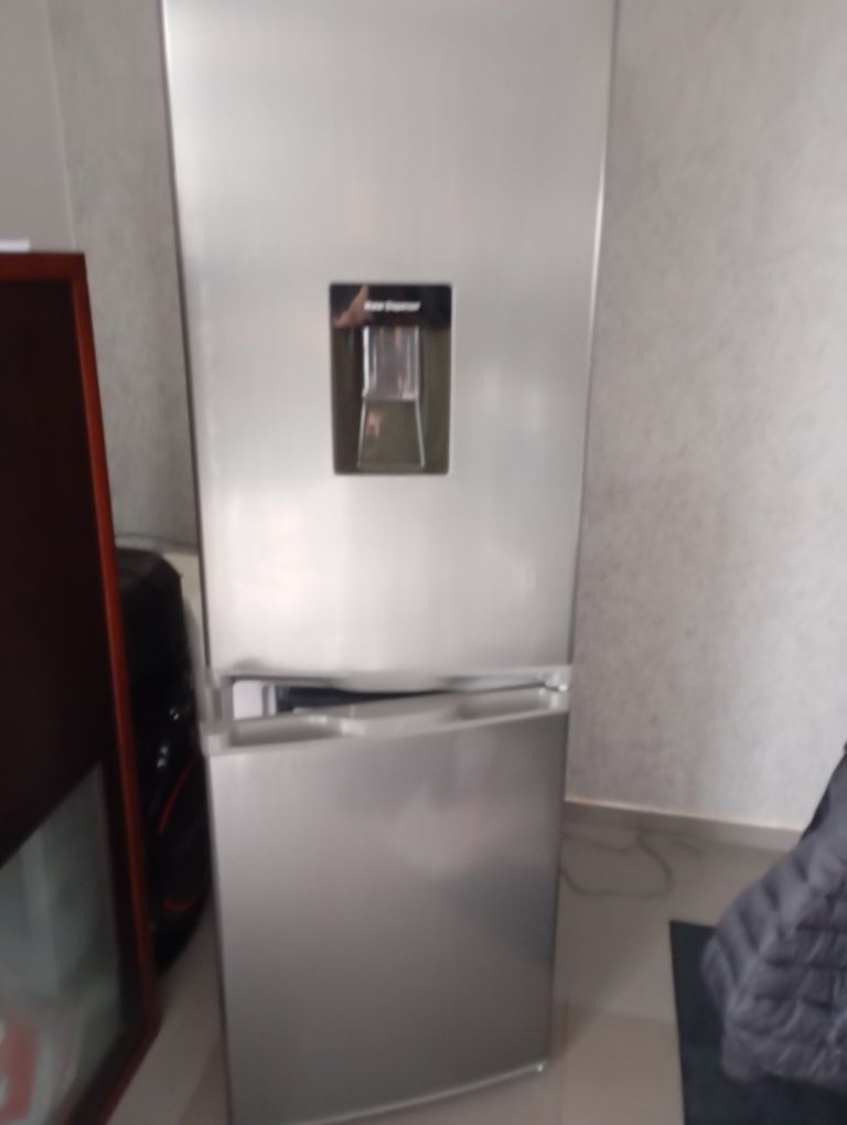 Vendo frigorífico  combinado novo