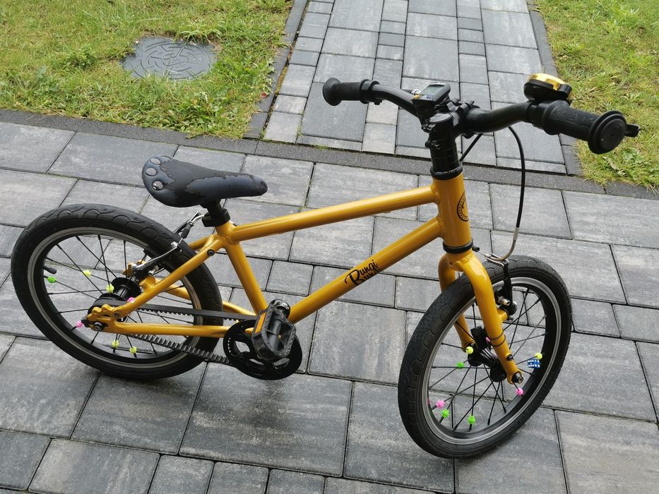 Super lekki rowerek dziecięcy 16 cali na pasku Bungi Bungi WOOM Kubiks