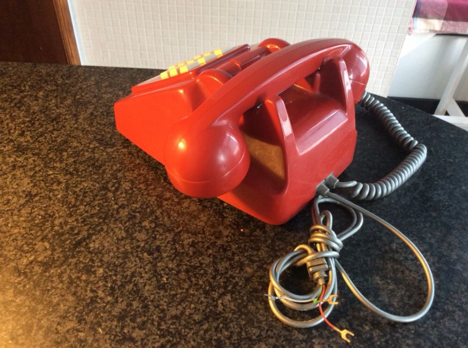 Telefone vermelho