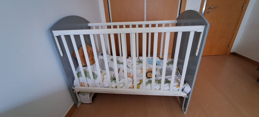 Berço Bebé com colchão