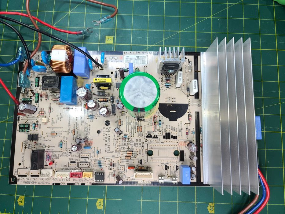 Інверторний кондиціонер  LG S12AF. Плата зовнішнього блоку.