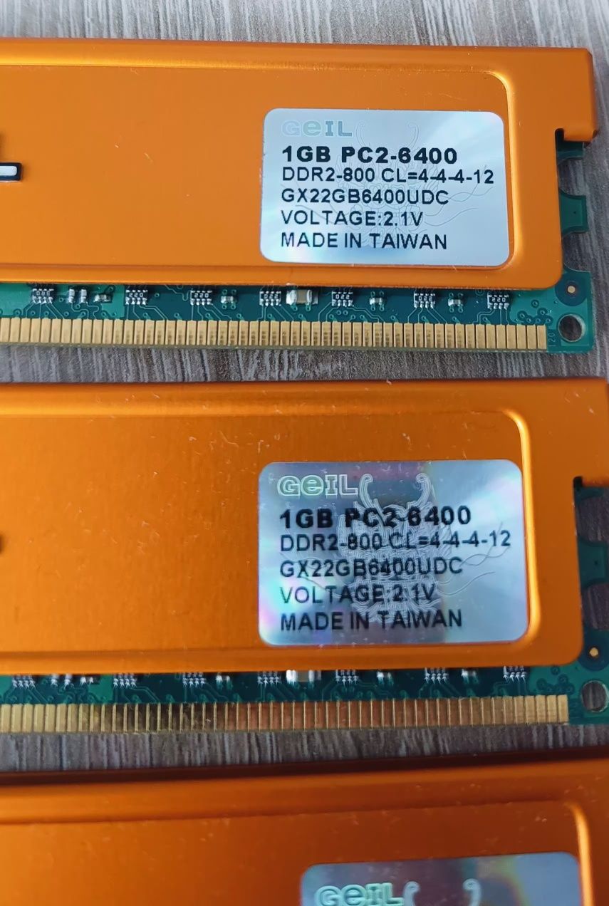 Pamięć4 GB  DDR2 800mhz Geil 100 sprawne