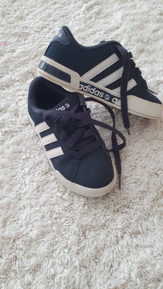 Buty sportowe adidas 28