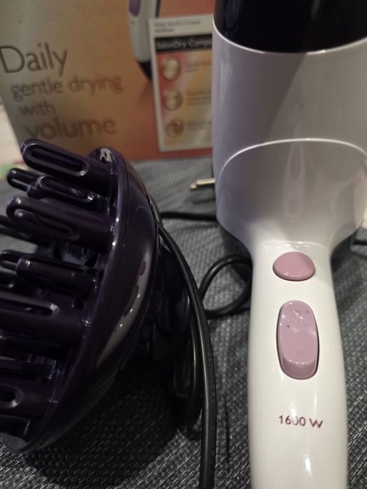 Продам вживаний фен Philips HP4962