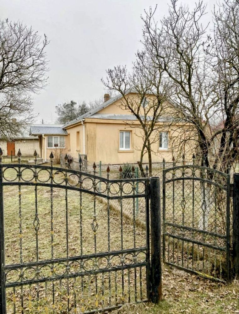 Цегляний будинок зі зручностями
