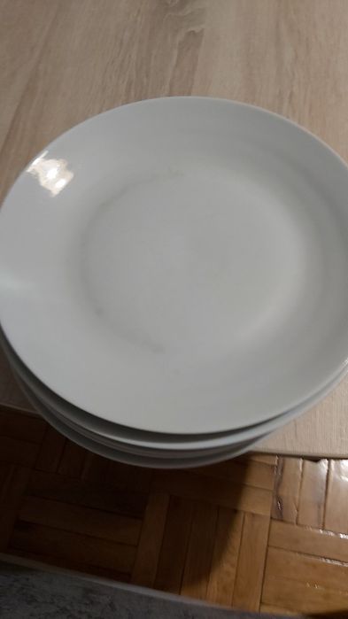 Talerze duże płaskie chodzież