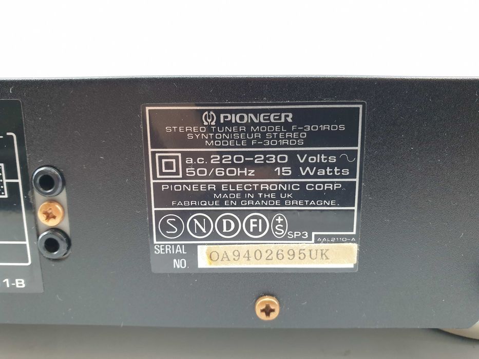 Tuner radiowy cyfrowy Pioneer F-301 RDS czarny