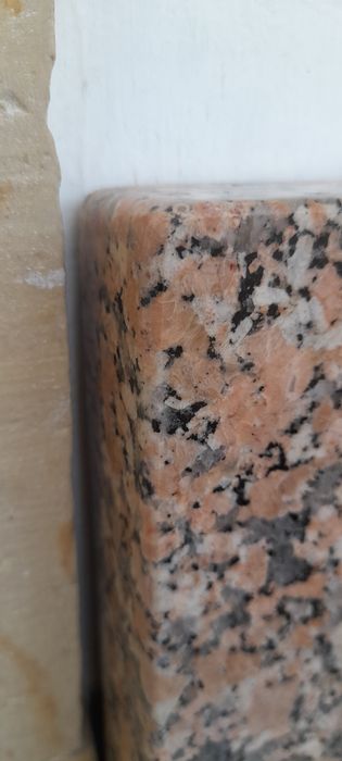 Pedra bancada em granito rosa