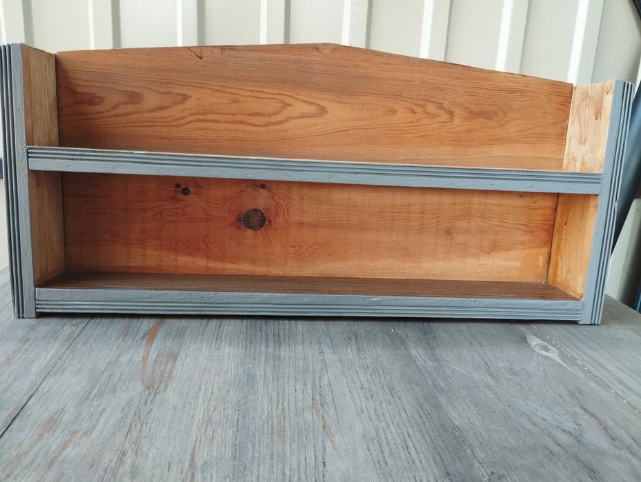 Полка  настенная