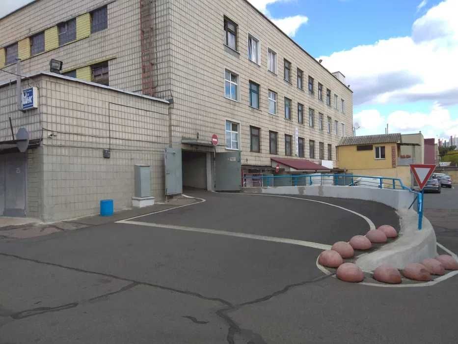 Продам гаражний бокс в ГБК Березняки-2.  вул. Березняківська, 25