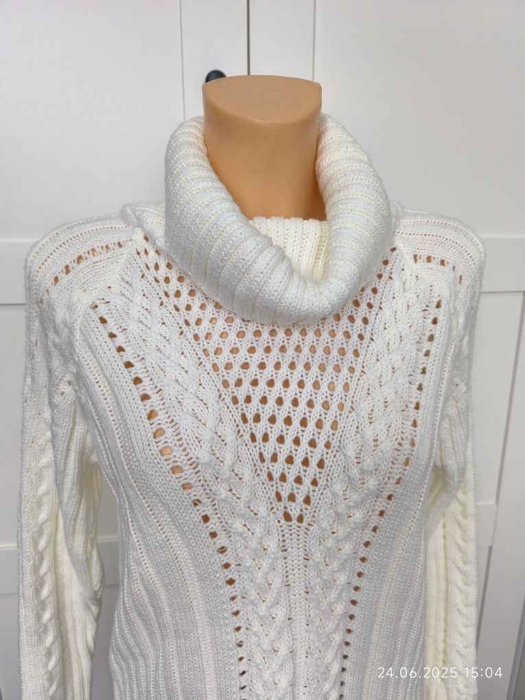 Sweter 8 S 36 M ecru luźny odkryte ramiona golf jesień zima