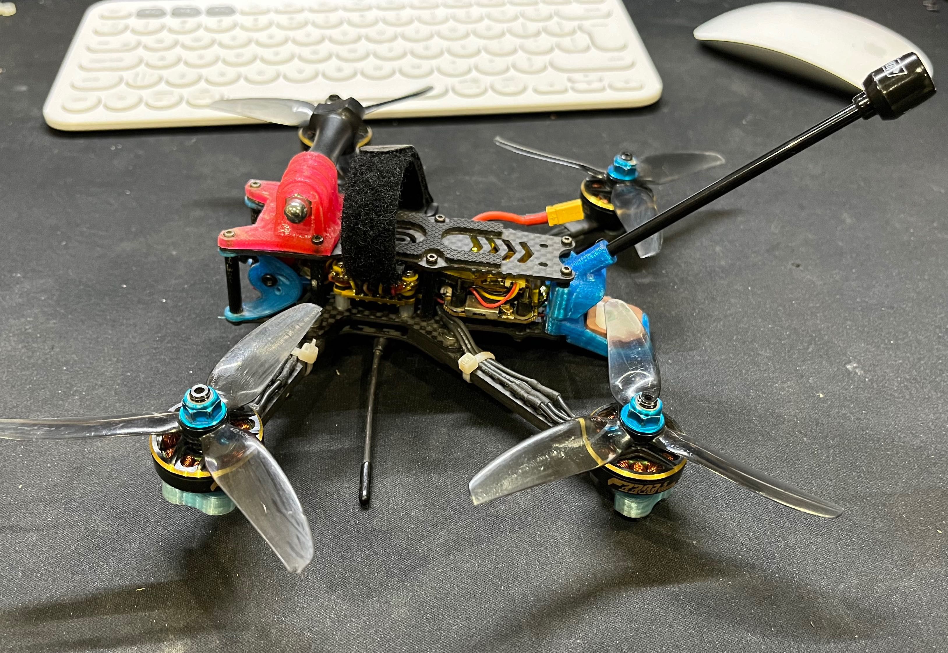 Dron FPV Long range, 4", T-Motor, GPS, skłądane ramiona