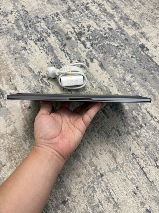 MacBook Pro 13 2020 16/512gb with touch bar