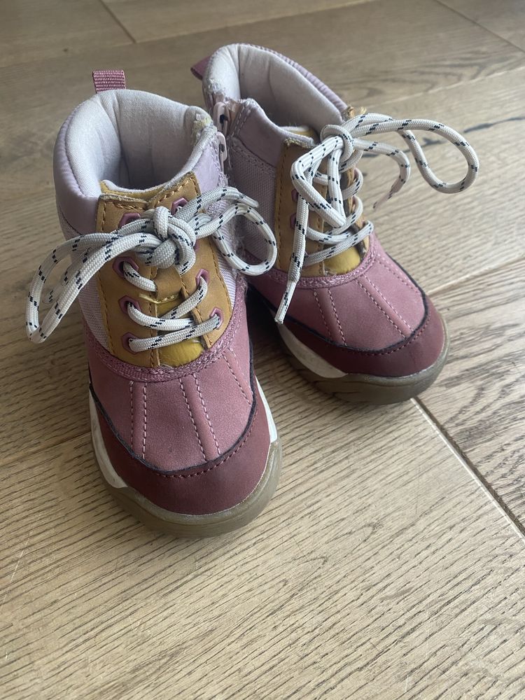 Buty dla dziewczynki Zara 23