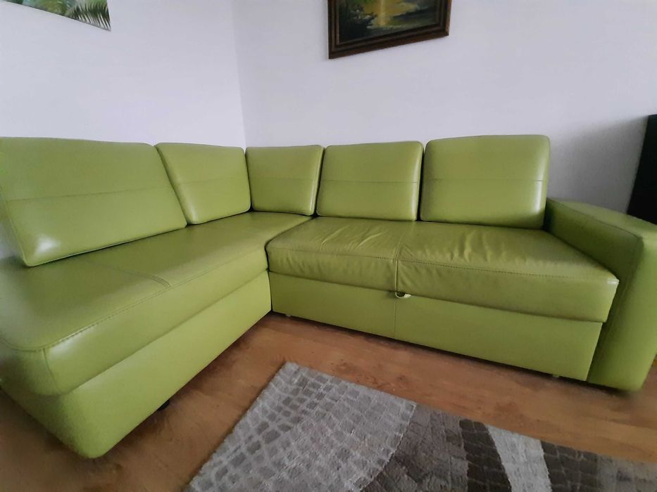 Kanapa narozna ze skory naturalnej z funkcja spania
