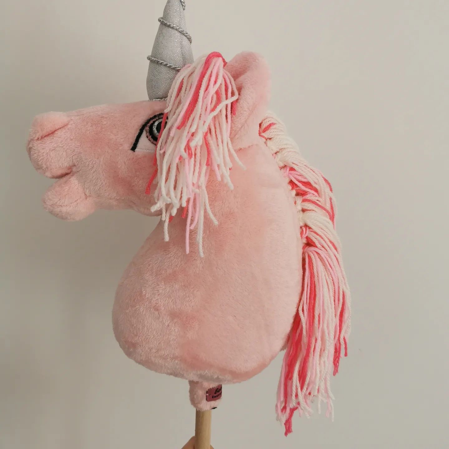 Różowy konik hobby horse jednorożec A4