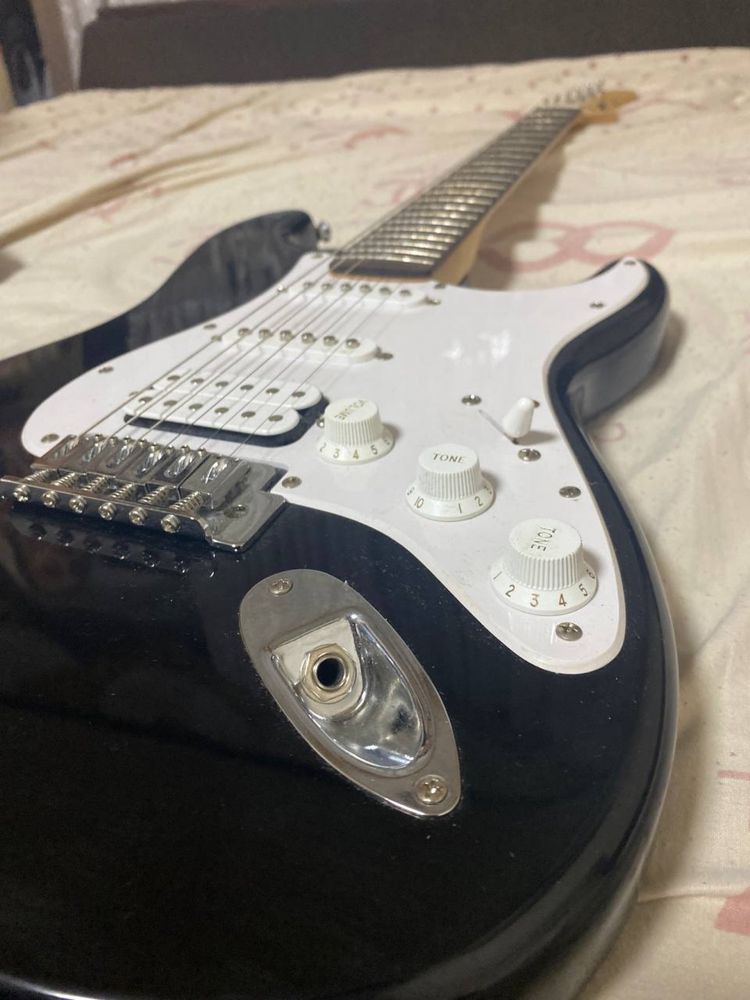 Продам електрогітару Fender Stratocaster HT HSS Black
