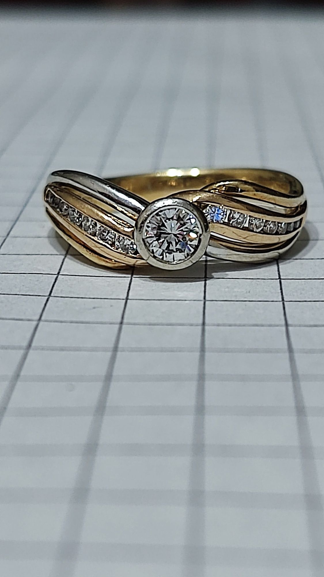 Золота каблучка з діамантами, DAMIANI, 750 проба