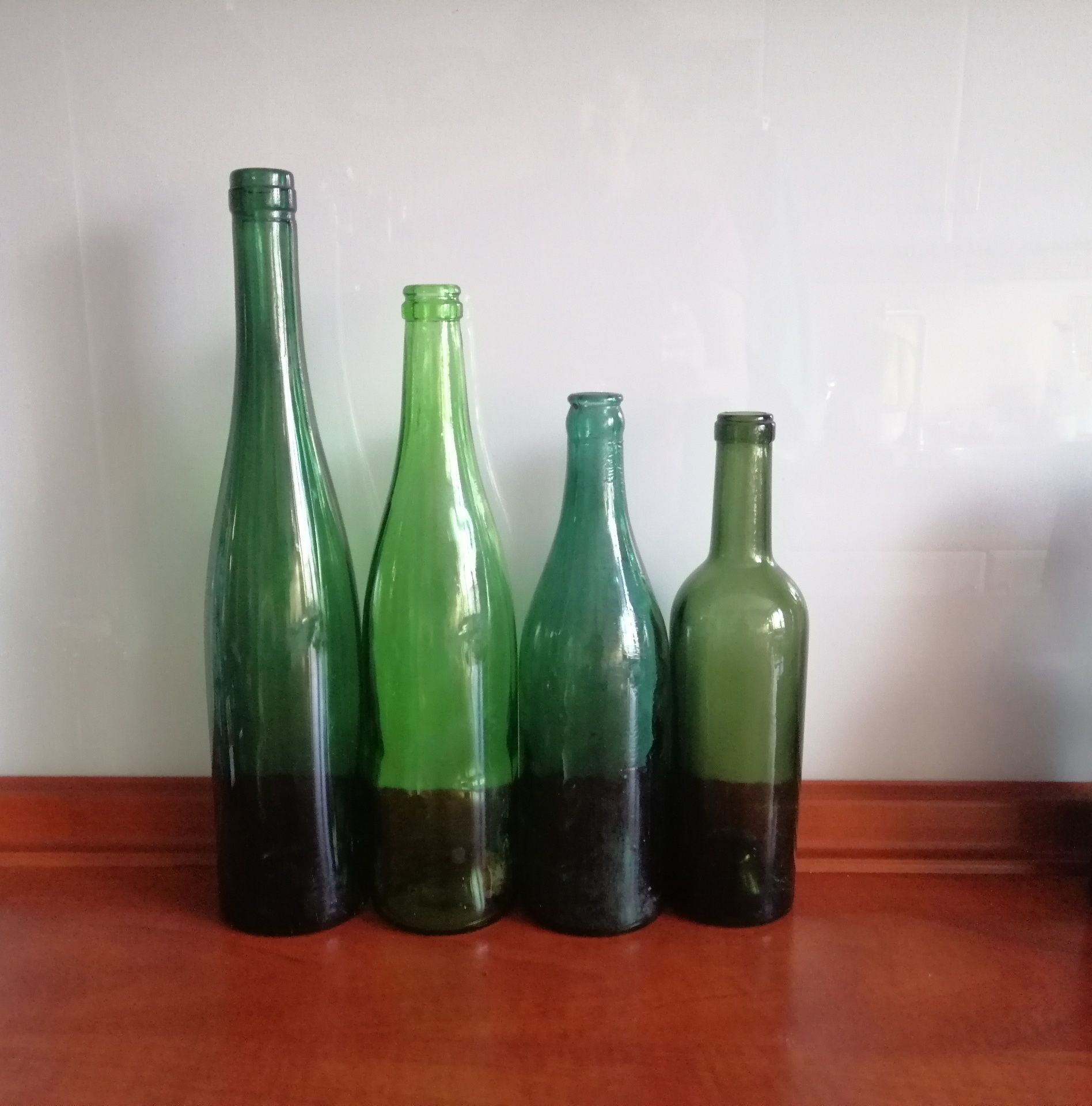 Butelki kolekcjonerskie, zielone, Vintage, PRL 4 szt, oryginalna dekor