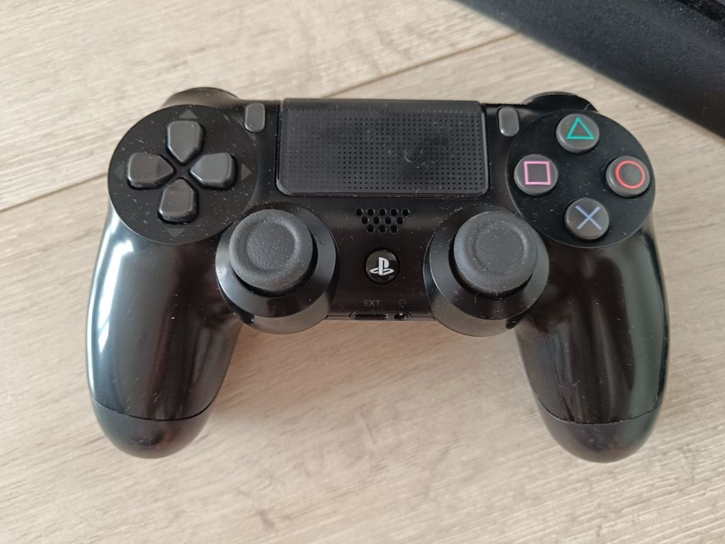 Konsola Ps4 Slim 500GB pad SONY bezprzewodowy  2 gry