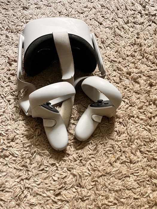 Meta oculus quest 2 64 gb не працює правий контролер!!!