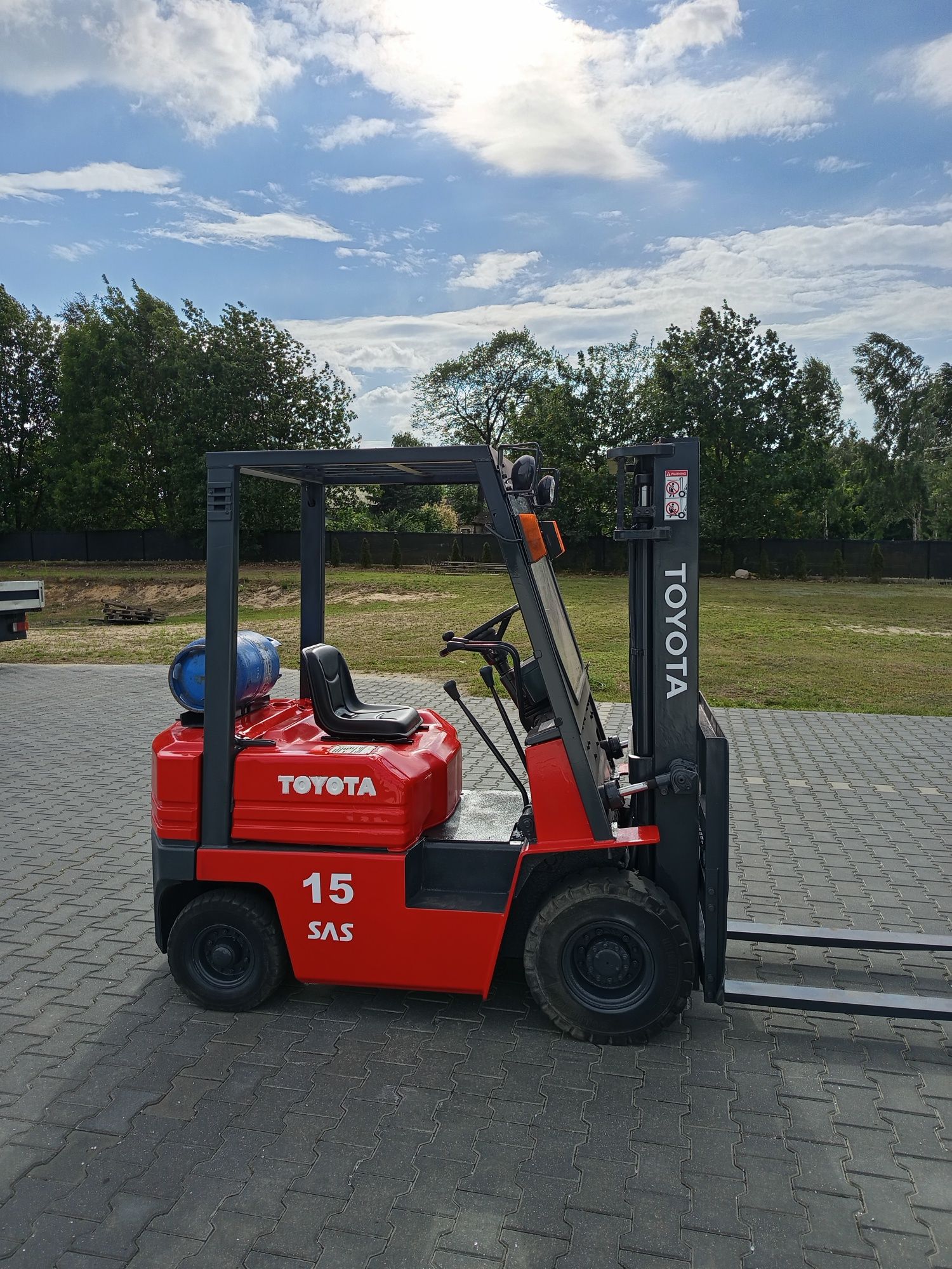 Sprzedam wózek widłowy Toyota 1,5 tony