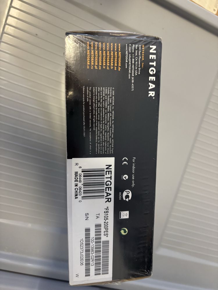 Przełącznik Netgear descop switch FS105 10/100