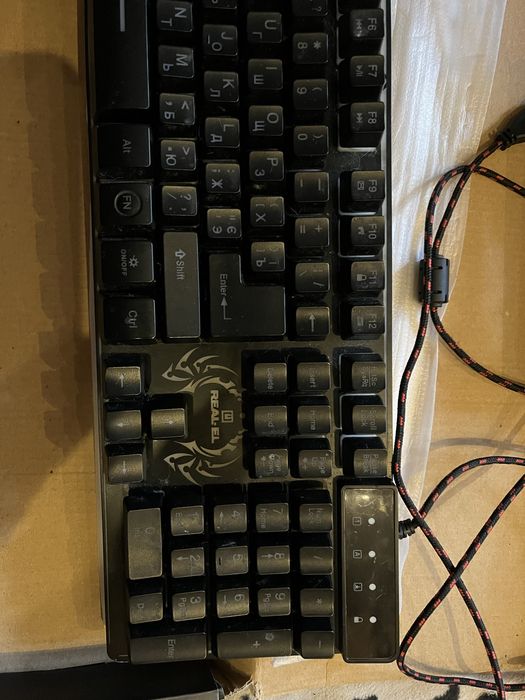Продам игровую клавиатуру REAL-EL