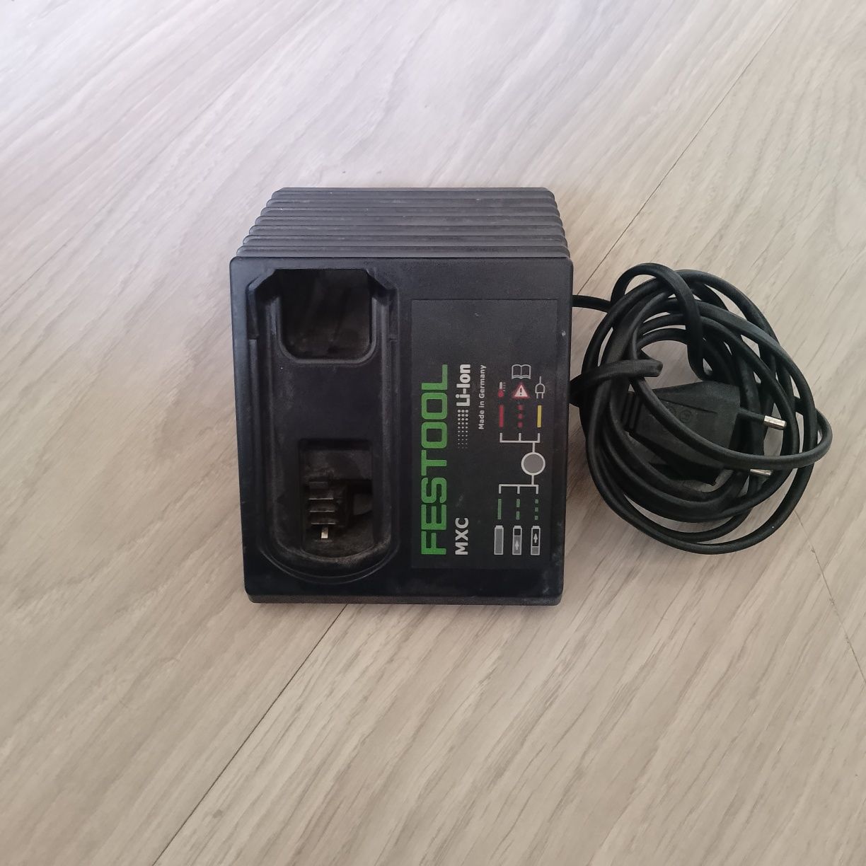 Ładowarka do wkrętarki Festool