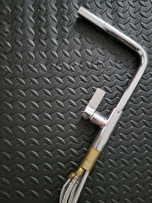 Bateria Lavello 400 z wyciąganą wylewką