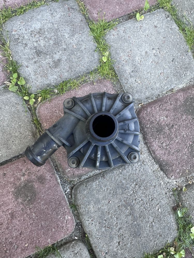 помпа водяна Audi A6 A7 A8 Q5 Q7 8K0965567 допоміжний насос VAG