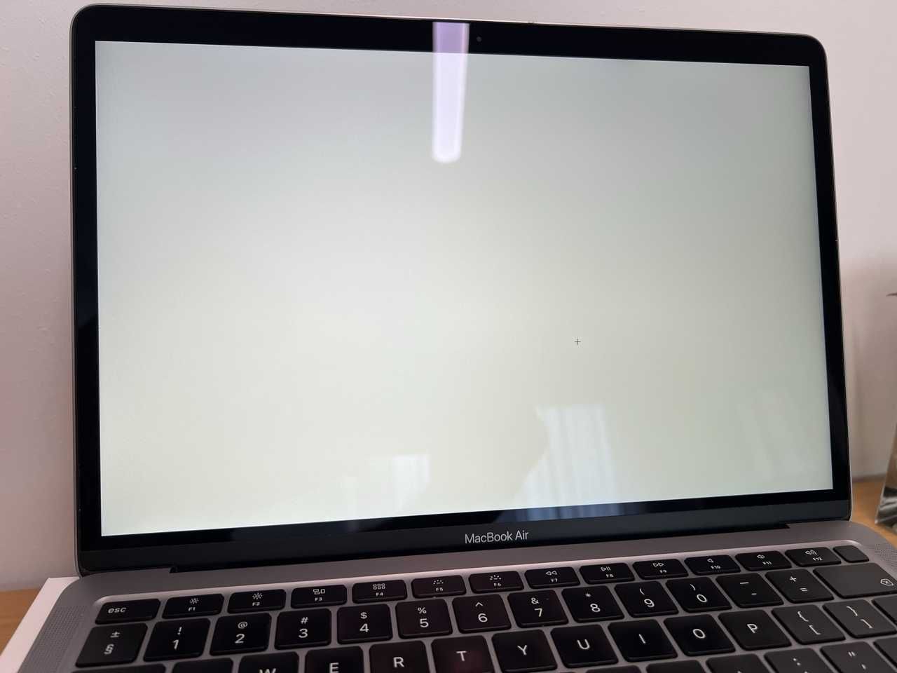 Apple MacBook Air 13" M1 2020 / 8GB RAM / 256GB SSD / Space Gray