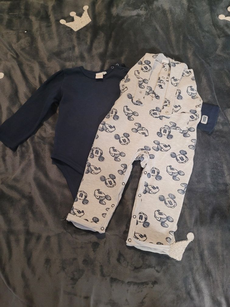 Body + ogrodniczki Mickey Mouse firmy Disney w rozm. 86 (12-18m)