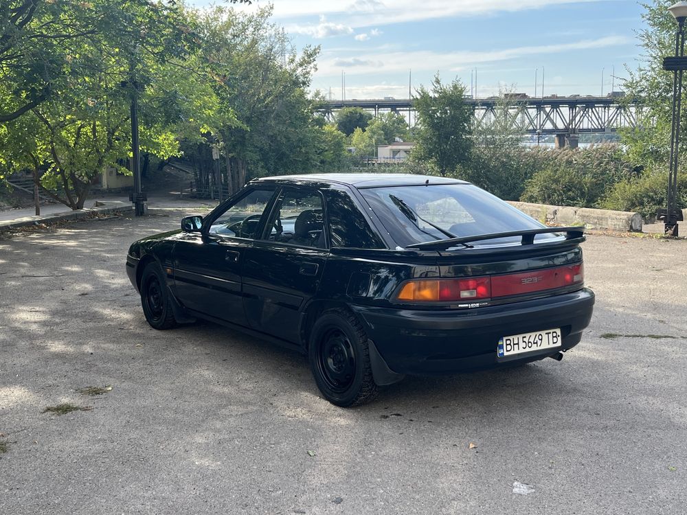 Продам Mazda 323f 1991