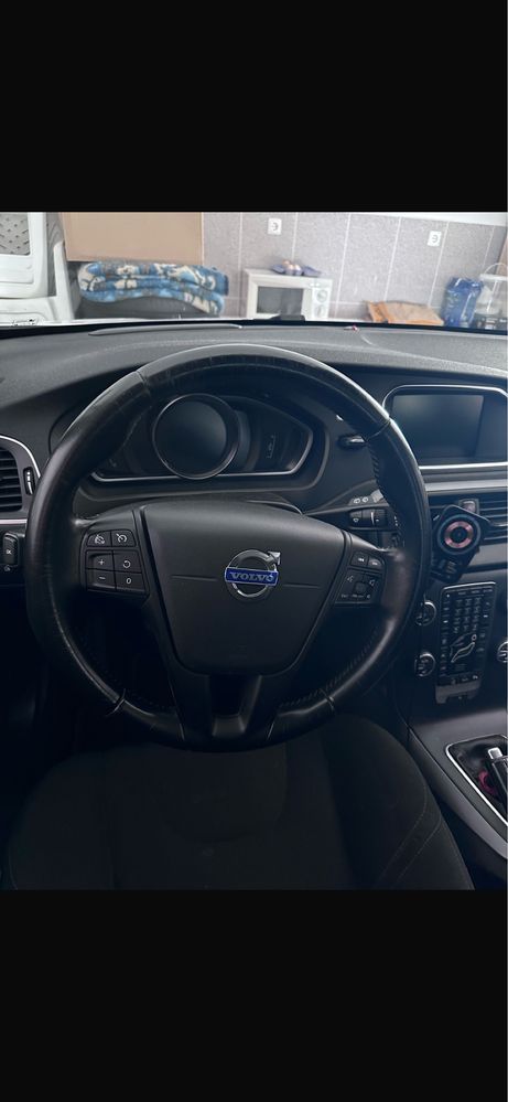Volvo v40 d2 2013
