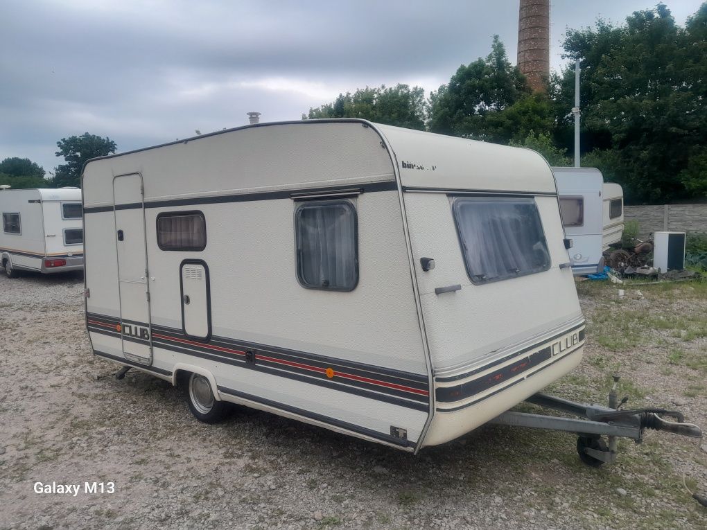 Przyczepa kempingowa Burstner DMC 900 kg czteroosobowa