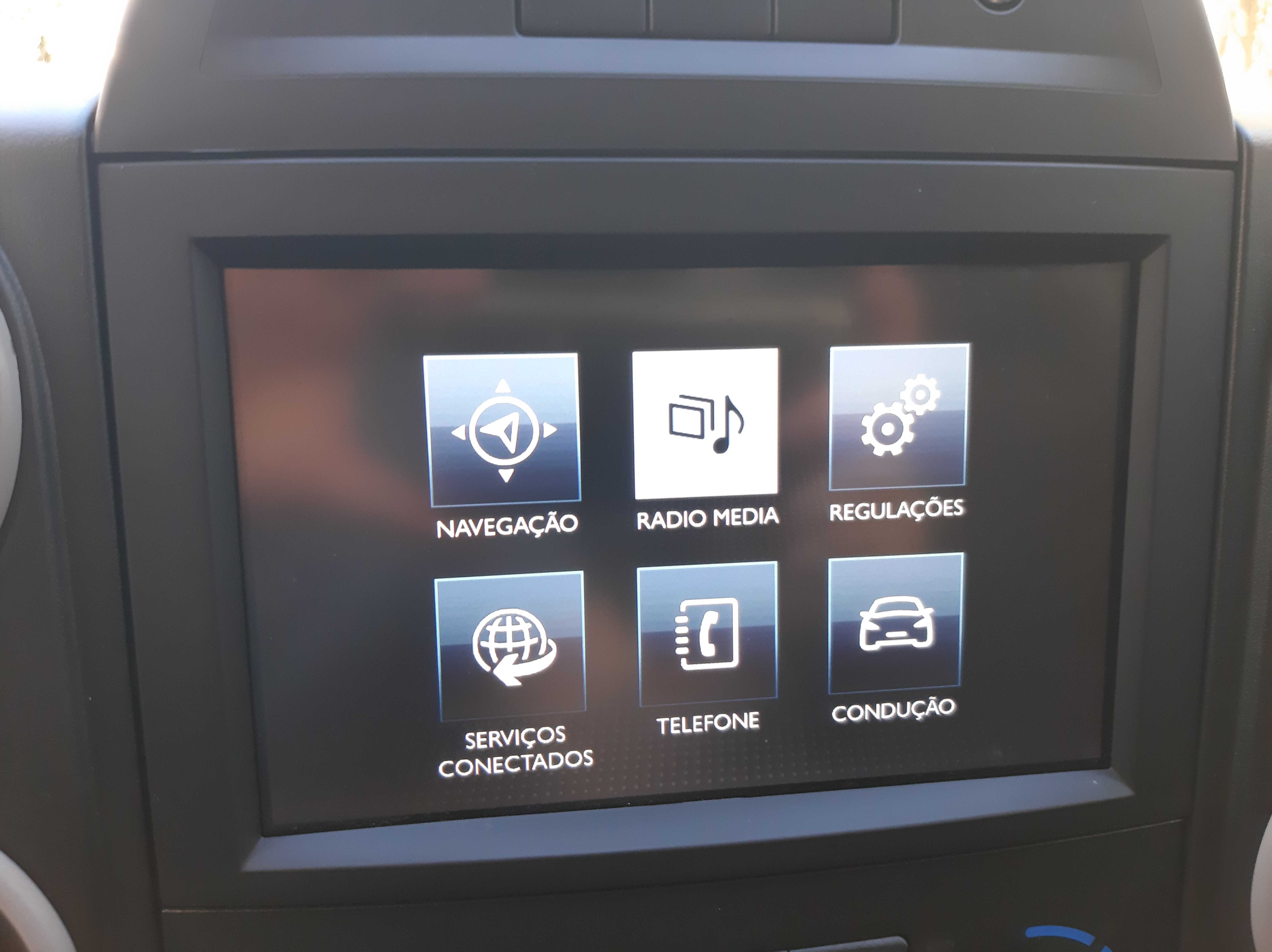 Peugeot Partner 1.6 BlueHDI 2017 GPS Edition 3 Lugares