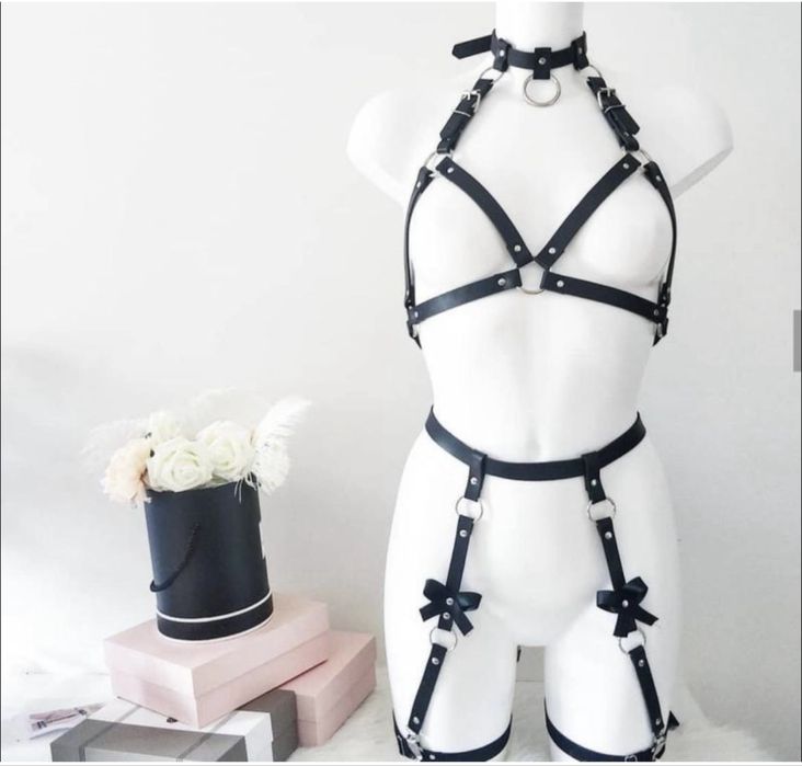 Набір портупея і гартери у чорному