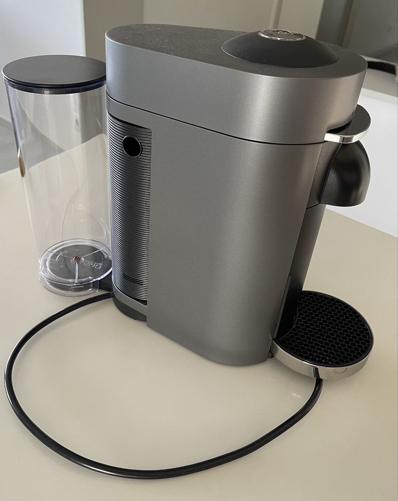 Nespresso Vertuo Plus cinza