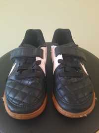 Buty sportowe/halówki chłopięce Nike r.30