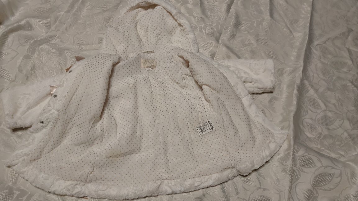 Искусственная шубка для девочки Wojcik, нарядная белая шуба рост 86