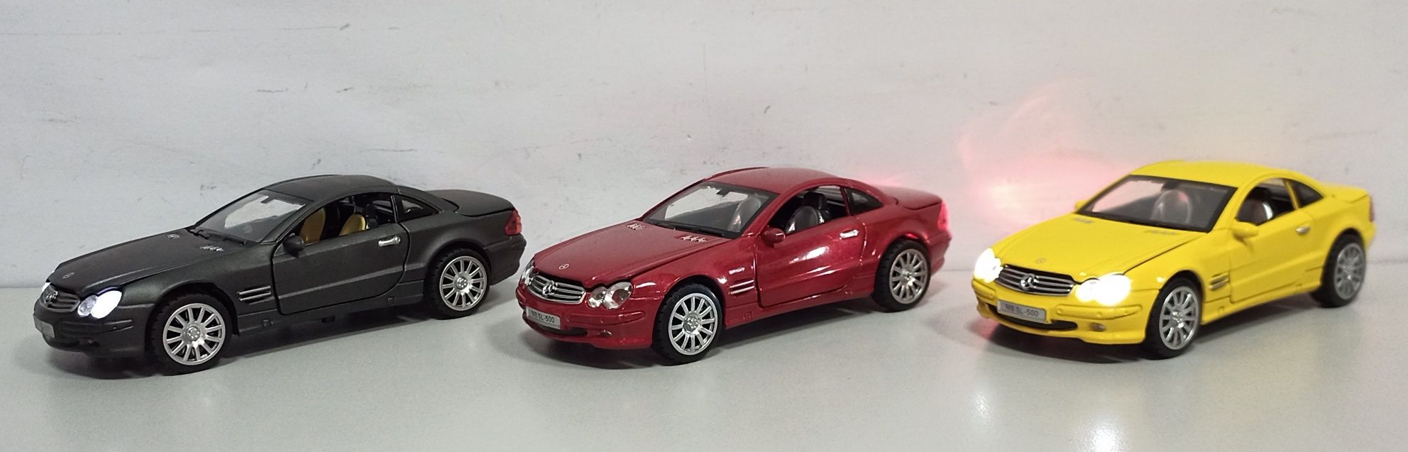 Машинка Mercedes Benz SL500 модель 1:32 "Автосвіт". Металл, звук, свет