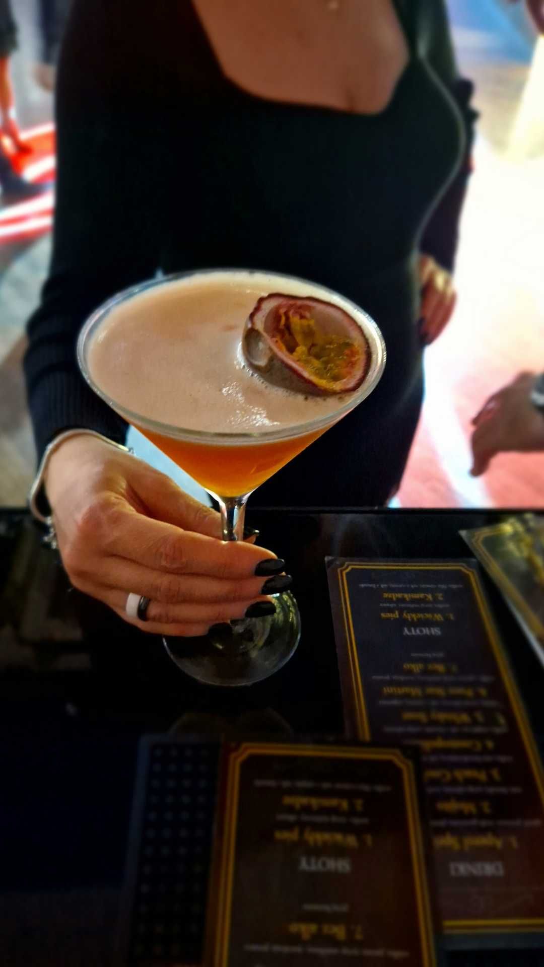 Barman na wesela, eventy firmowe, usługi barmańskie.