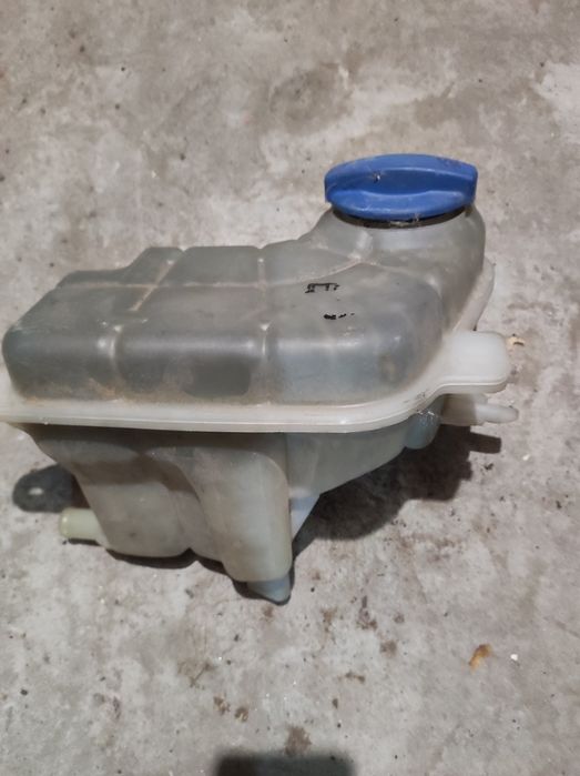 Расширительный бачек ауди а6с6 Атифриз